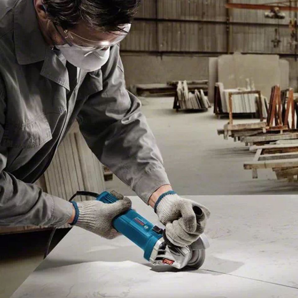 Bosch GWS 750 Professional  Avuç Taşlama Makinesi